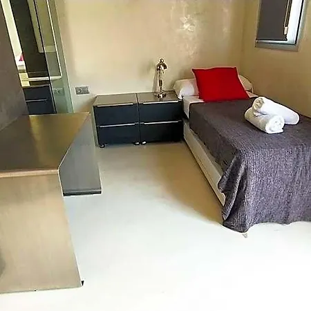 Bright Attic For 4 With 2 Terraces فندق